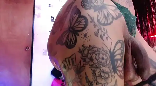 Snapshot of goddess_BigassCock chatting on 01.24.25 goddess BigassCock online show from 01.24.25