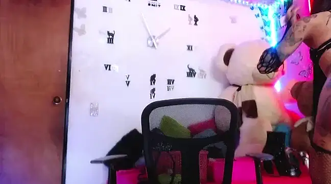 Snapshot of goddess_BigassCock chatting on 01.31.25 goddess BigassCock online show from 01.31.25