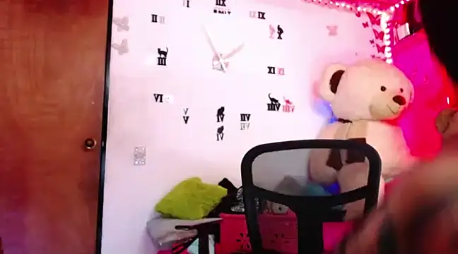 Snapshot of goddess_BigassCock chatting on 03.12.25 goddess BigassCock online show from 03.12.25