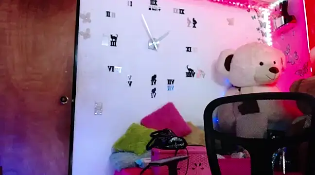 Snapshot of goddess_BigassCock chatting on 03.19.25 goddess BigassCock online show from 03.19.25