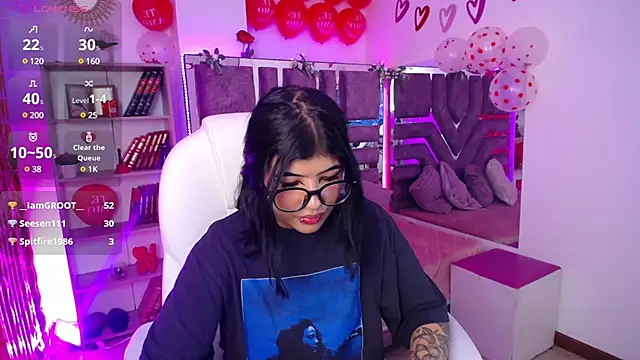 AliceWalker 11 online show from 02.15.25