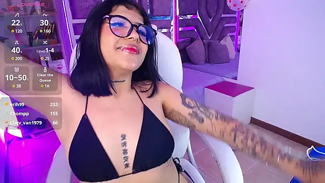 AliceWalker 11 online show from 02.18.25