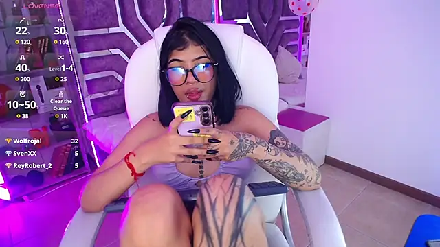 AliceWalker 11 online show from 02.18.25