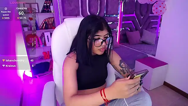 AliceWalker 11 online show from 02.20.25