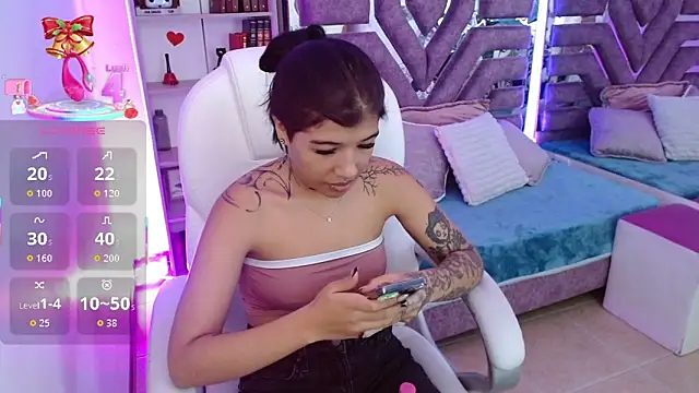 AliceWalker 11 online show from 11.23.25