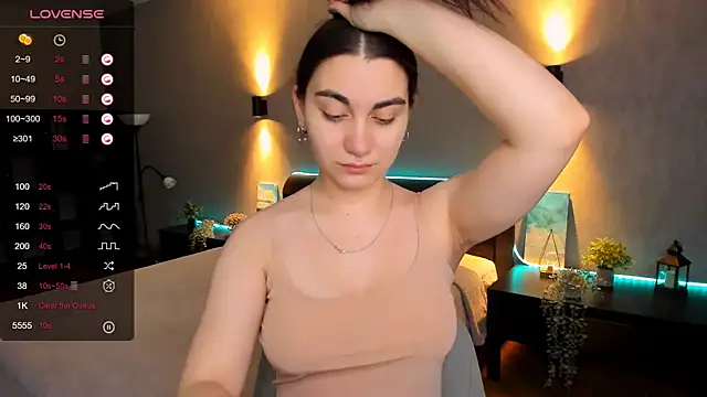 hannacheekss  online show from 01.27.25