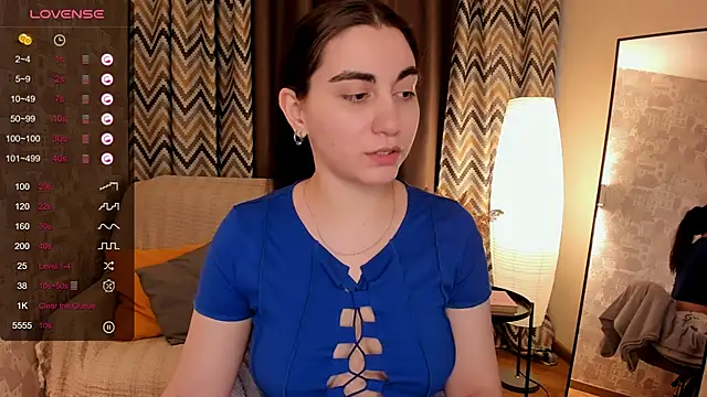 hannacheekss  online show from 02.21.25