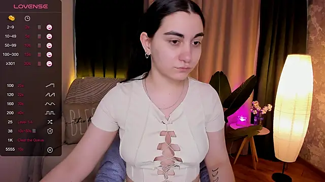 hannacheekss  online show from 03.10.25