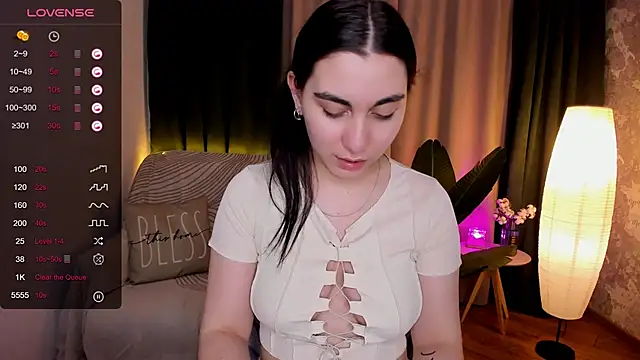 hannacheekss  online show from 03.10.25