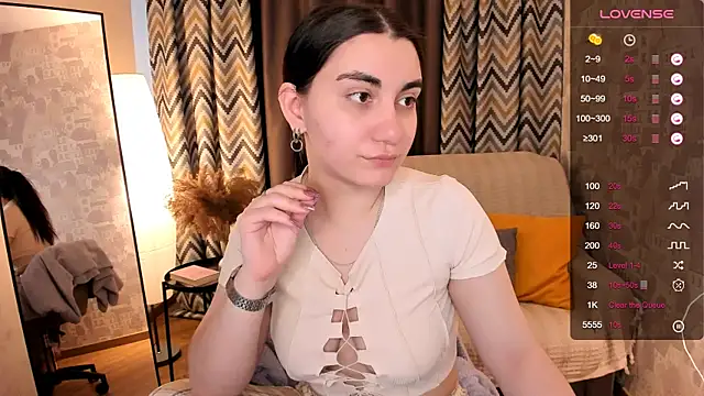 hannacheekss  online show from 03.11.25