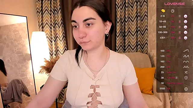 hannacheekss  online show from 03.18.25