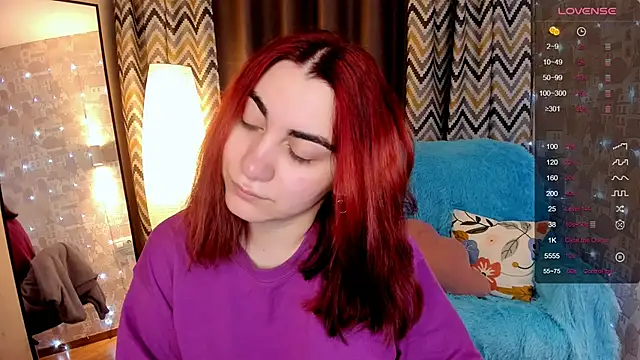 hannacheekss  online show from 12.04.25