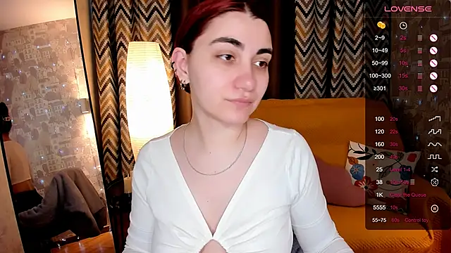 hannacheekss  online show from 04.27.26