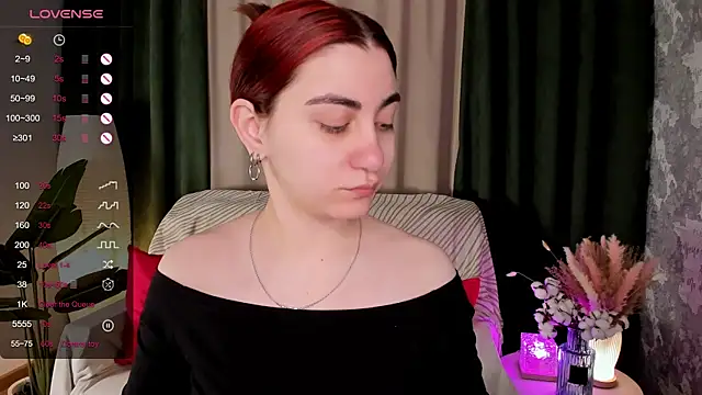 hannacheekss  online show from 04.29.26