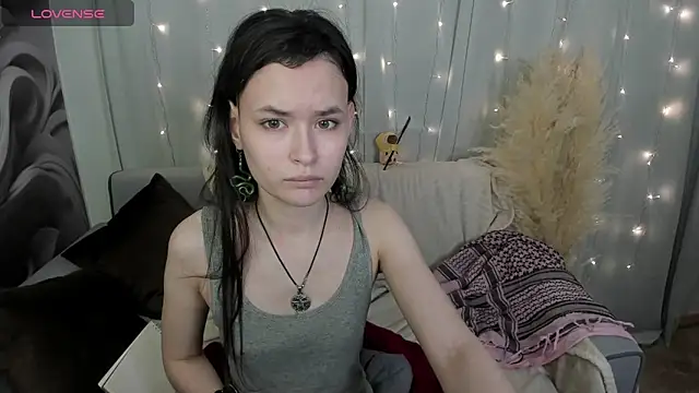 Emily Strikeee online show from 01.19.25