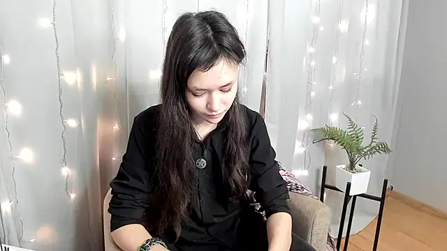 Emily Strikeee online show from 02.09.25