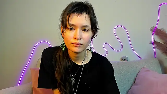 Emily Strikeee online show from 02.11.25