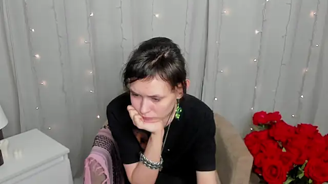 Emily Strikeee online show from 02.15.25