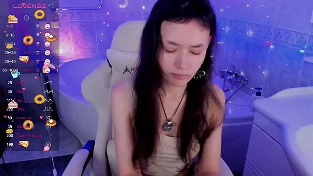 Emily Strikeee online show from 09.18.25