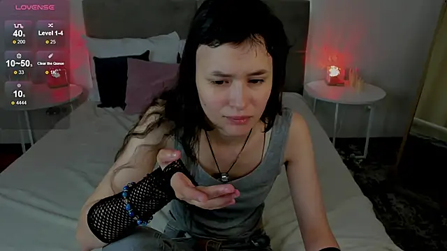 Emily Strikeee online show from 10.12.25