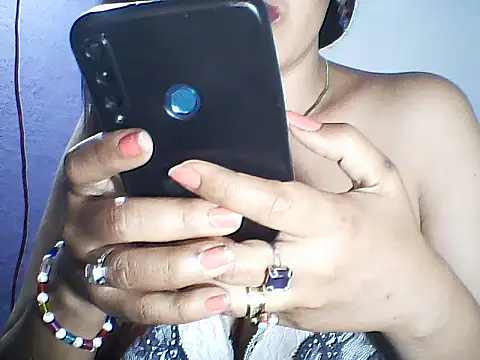 layanah12 online show from 02.13.26