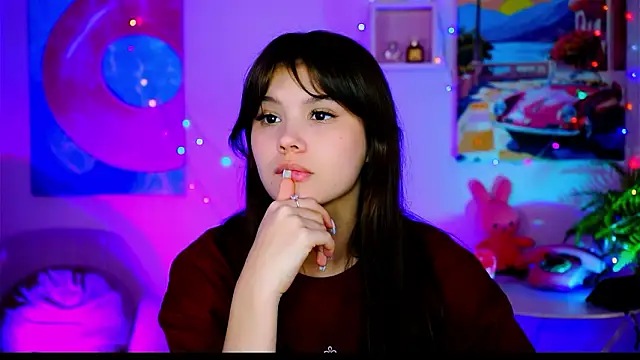 EvaThopson online show from 02.20.26