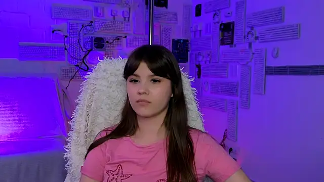 EvaThopson online show from 04.25.26