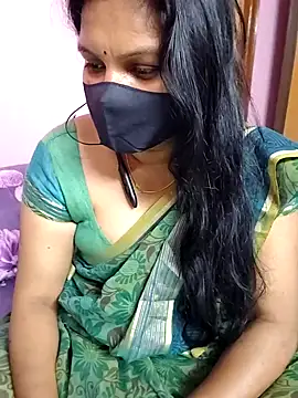 Snapshot of Lilly-queen chatting on 03.19.25 Lilly-queen online show from 03.19.25