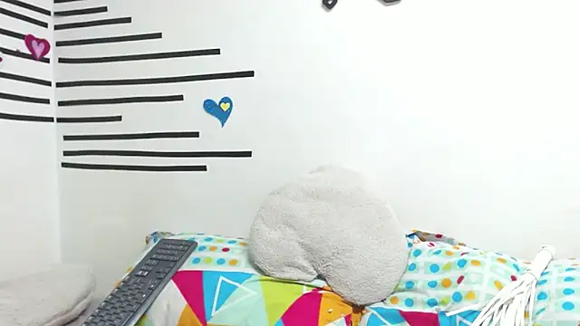 Emawalker  online show from 09.26.25