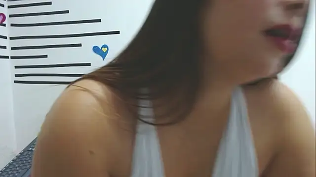 Emawalker  online show from 09.29.25