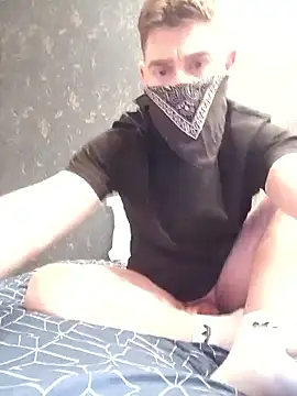 Snapshot of ElyasMatt chatting on 05.19.26 ElyasMatt online show from 05.19.26