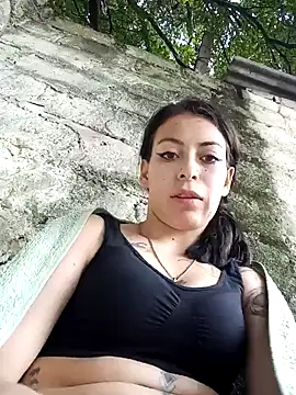 Snapshot of Tefannyy_ chatting on 12.15.24 Tefannyy online show from 12.15.24