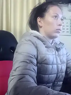 Snapshot of Tefannyy_ chatting on 12.21.24 Tefannyy online show from 12.21.24