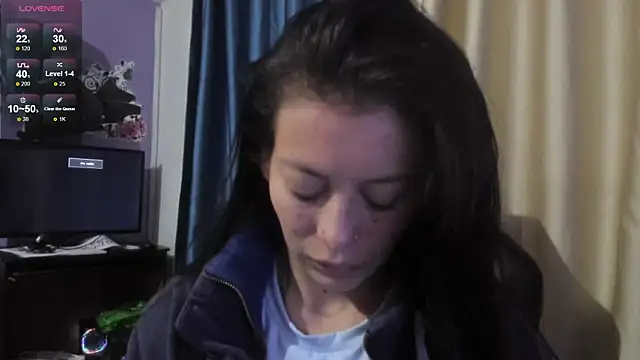 Snapshot of Tefannyy_ chatting on 12.27.24 Tefannyy online show from 12.27.24