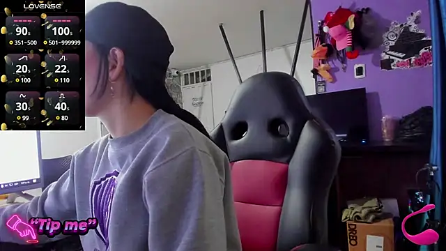 Snapshot of Tefannyy_ chatting on 01.08.25 Tefannyy online show from 01.08.25