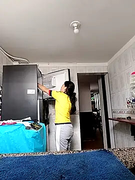 Snapshot of Tefannyy_ chatting on 02.14.25 Tefannyy online show from 02.14.25