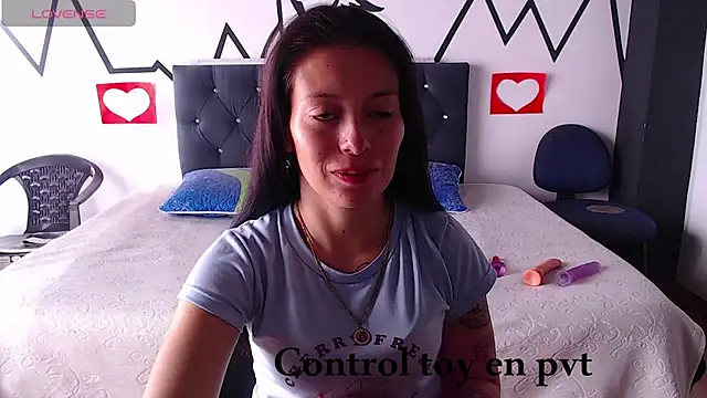 Snapshot of Tefannyy_ chatting on 02.19.25 Tefannyy online show from 02.19.25