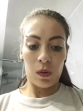 Snapshot of Tefannyy_ chatting on 10.07.25 Tefannyy online show from 10.07.25