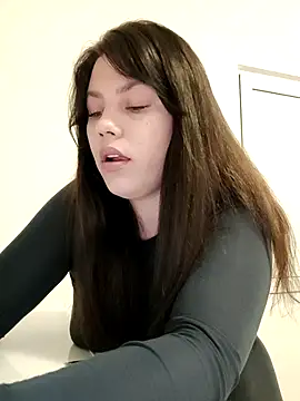 Snapshot of leeya_lee chatting on 03.19.25 leeya lee online show from 03.19.25