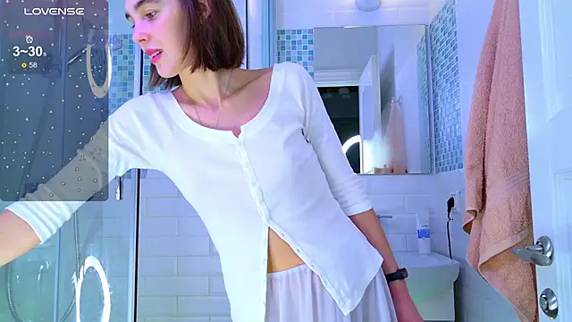 Snapshot of lylylovesyou chatting on 12.19.25 lylylovesyou online show from 12.19.25