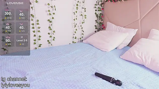 Snapshot of lylylovesyou chatting on 01.13.26 lylylovesyou online show from 01.13.26