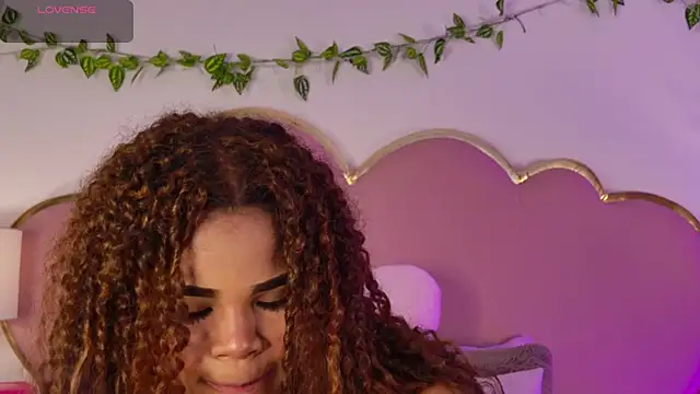 NahiaraReina online show from 06.22.26