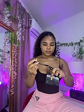 NahiaraReina online show from 07.10.26