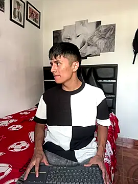 Snapshot of The__Rodriguez chatting on 12.05.25 The Rodriguez online show from 12.05.25