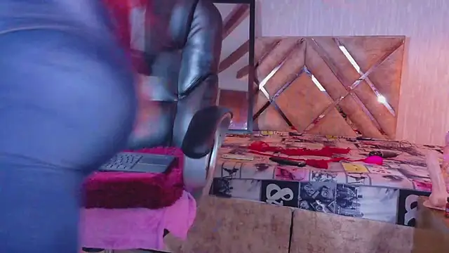 Snapshot of engel_devil chatting on 11.13.25 engel devil online show from 11.13.25