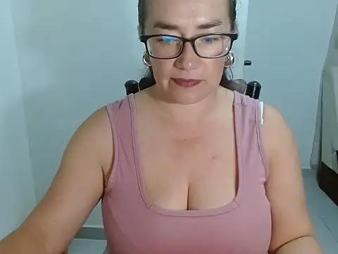 Snapshot of AllisonMillerHot chatting on 12.24.24 AllisonMillerHot online show from 12.24.24