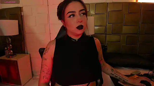 Snapshot of AnnikaMerliahh_ chatting on 03.05.25 AnnikaMerliahh online show from 03.05.25