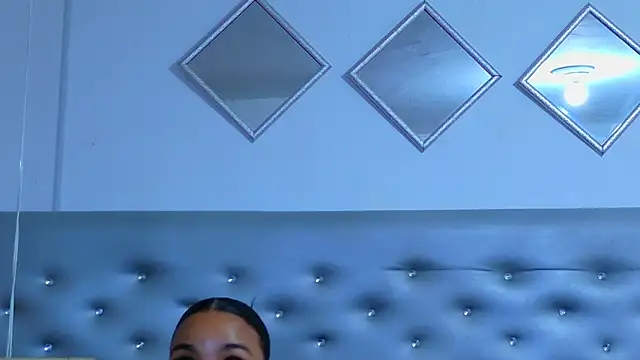 Snapshot of EileenBenzon chatting on 06.19.26 EileenBenzon online show from 06.19.26