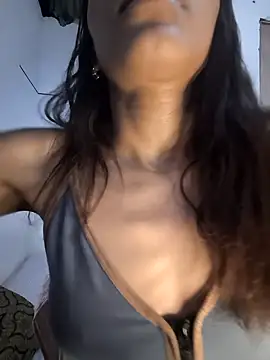 Snapshot of Cositarica_69 chatting on 11.25.25 Cositarica 69 online show from 11.25.25