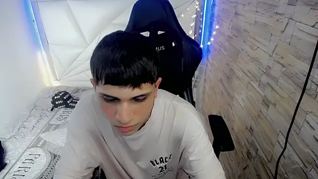 Snapshot of Brayan_lopezz chatting on 12.04.24 Brayan lopezz online show from 12.04.24